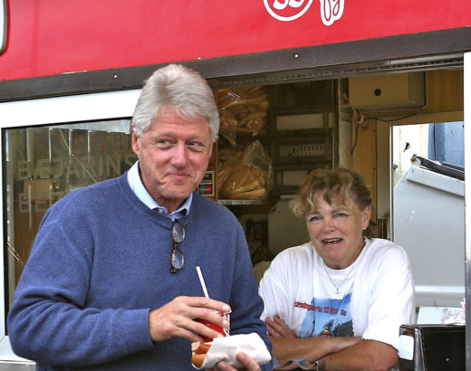 Bill Clinton with Icelandic hot dog