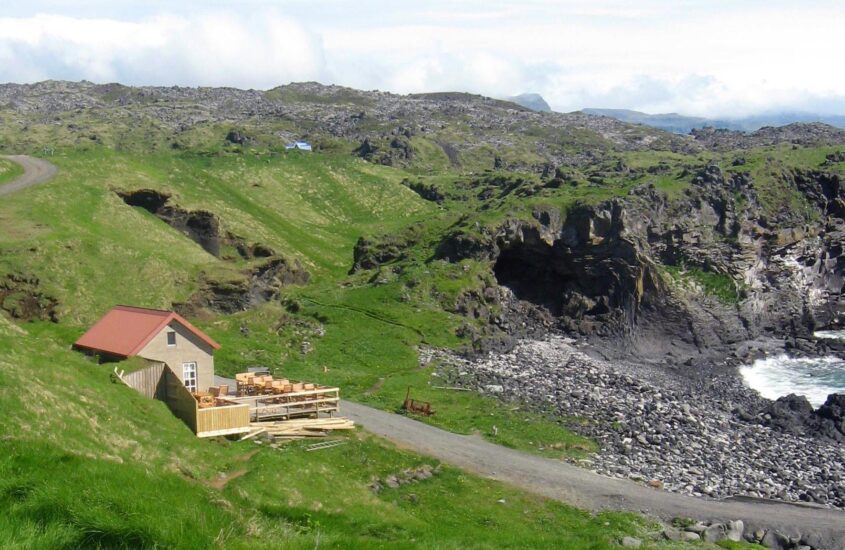 FJÖRUHÚSIÐ